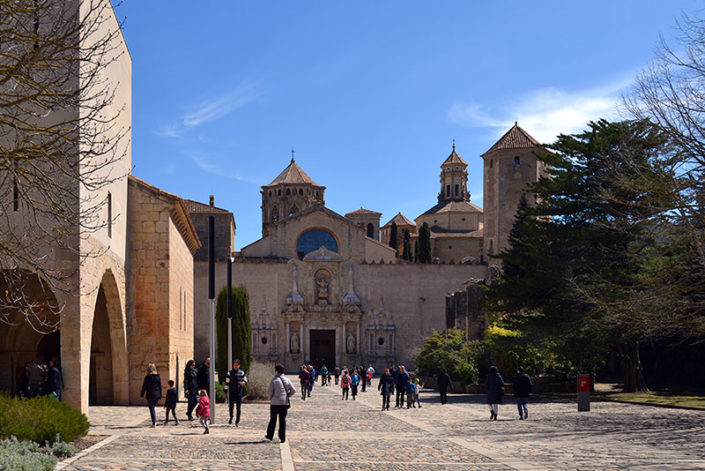 Poblet, plaça Major